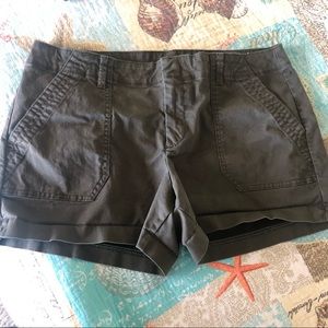 ❗️clearance-price firm❗️ Olive old navy shorts